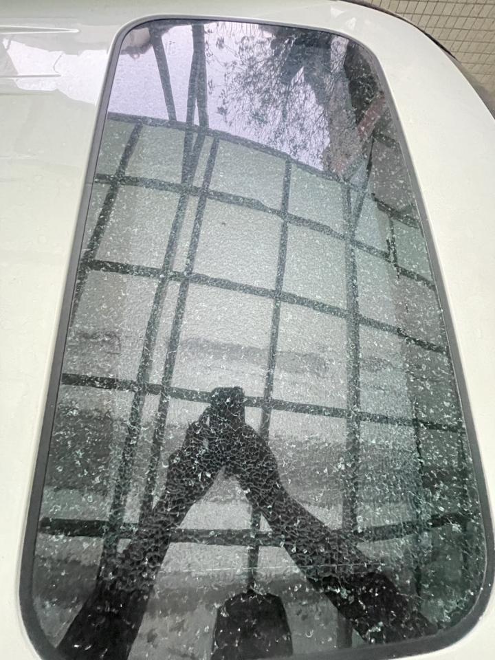 汽車玻璃修補案件圖片