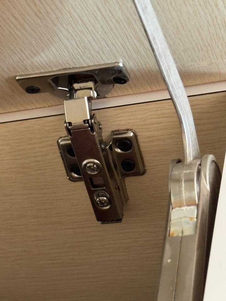 櫥櫃門片更換案件圖片