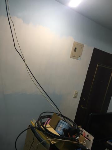 杰魄油漆個人工作室 - 套房牆壁第一次上底漆

