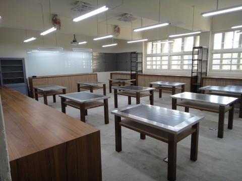 薌意室內裝修設計有限公司 - 台北市金華國中生科教室裝修工程