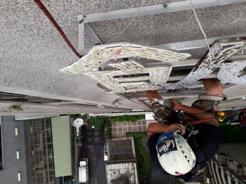 葉欣宇 - 招牌Led燈更換