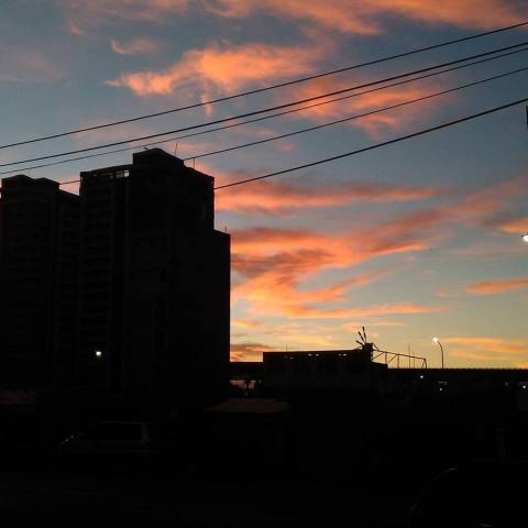 放飛集團創意工作室 - 攝影作品
主題 晨夕