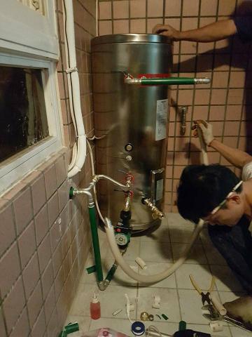 葉雲凱 - 全熱器複合式空調施工作業