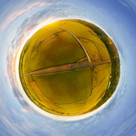 廖容廷 - 空拍攝影：全景合成和後製成球體