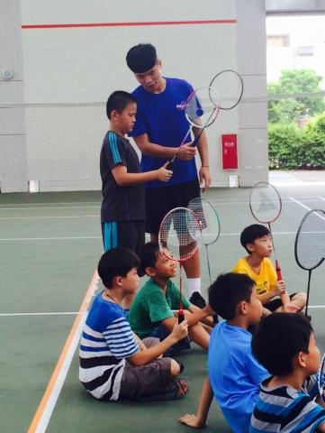 董治維 - 教學羽球正確握拍