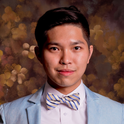 提供回收家具公司服務的專家許賀堯