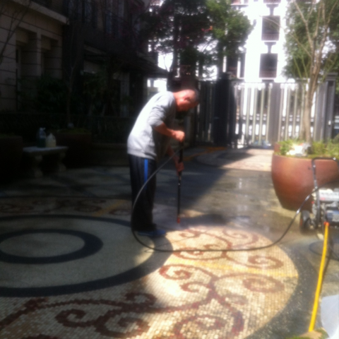 提供地毯服務的專家快樂工作室