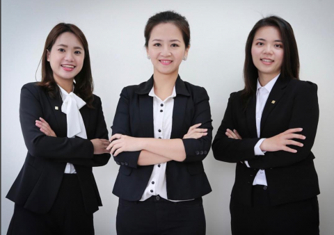 劉祥洲攝影工作室 - 幫富邦人壽拍攝專業形象照