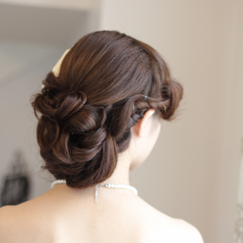 貝兒玩美魔女專業造型團隊 - 優雅盤髮