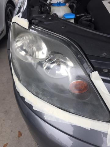 大燈快潔 - 施作前
車種:福斯 GOLF PIUS 
左車燈 
狀況:霧化