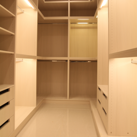 宏宇設計(專業設計公司及綜合建材銷售) - 更衣室實作照片!!