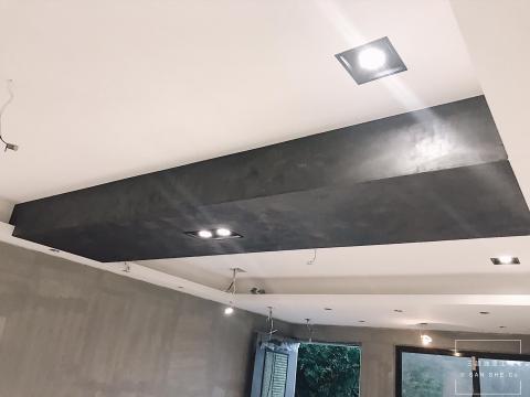 三設企業 - • 施工地點:七堵透天厝
• 服務項目:全室粉刷噴漆、特殊仿飾藝術塗裝
• 坪數:60坪
--------------------------------------------------
⚠️歡迎需要粉刷裝潢的老闆們請致電或私訊詢問哦～
?服務範圍：北北基、桃園、新竹以北
?免費線上諮詢?免費到府估價
➖提供線上報價服務➖
✅免費諮詢專線：0987350753