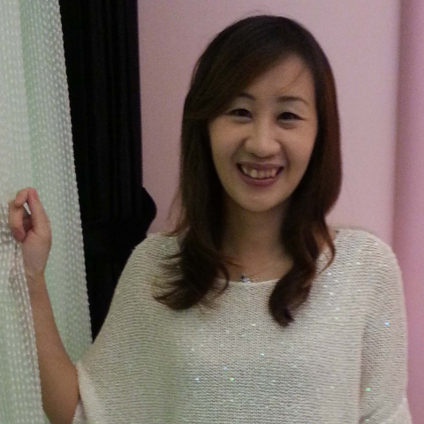 提供禮服出租店服務的專家林雅惠