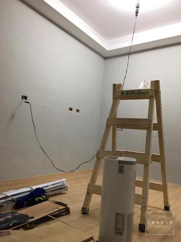 三設企業 - • 施工地點:瑞濱公路
• 服務項目:全室粉刷噴漆
• 坪數: 坪
--------------------------------------------------
⚠️歡迎需要粉刷裝潢的老闆們請致電或私訊詢問哦～
?服務範圍：北北基、桃園、新竹以北
?免費線上諮詢?免費到府估價
➖提供線上報價服務➖
✅免費諮詢專線：0987350753