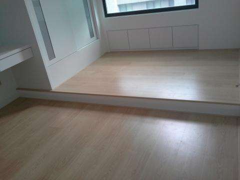 澄臻工程行(木地板) - 上鋪架高木地板可直接放床˙地面上腳接觸時 ˙也比較不會冷冰冰的