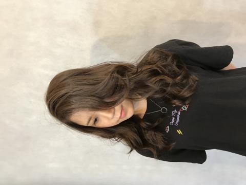 Mars - 這是在店家剪加染的部分，如果到府服務也可以剪出這麼漂亮的髮型唷！
