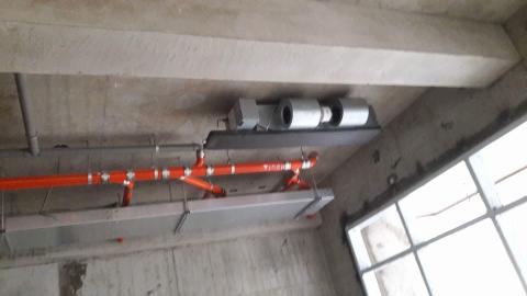 鳴翔冷氣 - 隱藏式吊機