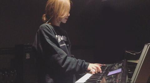 livmus - 鍵盤教學、古典鋼琴、流行鋼琴、鍵盤表演、鋼琴表演。