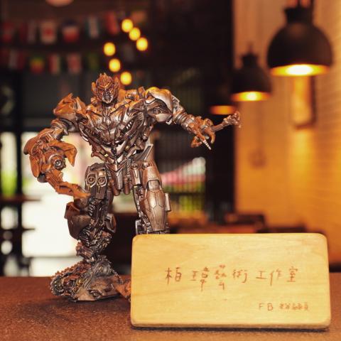 柏瑋藝術工作室 - 玩具塗裝