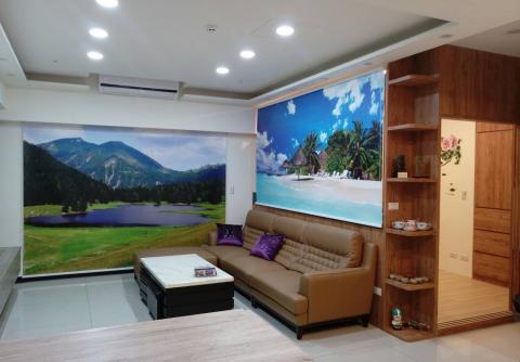 永心平價時尚窗簾 - 客製化大圖輸出捲簾,針對客戶所提供的照片電子檔(高解析),以大圖輸出方式為客戶製作獨一無二的客製捲簾,遮光及半遮光均有製作,讓您擁有嚮往追求的情境。 永心平價時尚窗簾 - 客製化大圖輸出捲簾,針對客戶所提供的照片電子檔(高解析),以大圖輸出方式為客戶製作獨一無二的客製捲簾,遮光及半遮光均有製作,讓您擁有嚮往追求的情境。