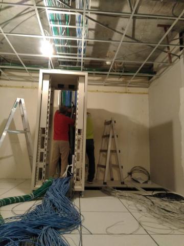 冠信通訊有限公司 - 專業機房工程施作