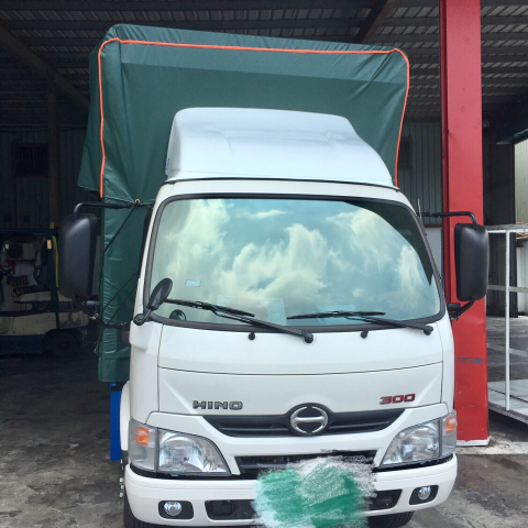 許奕騰 - 小弟的車子