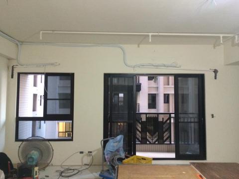 薛凱冷氣有限公司 - 分離式冷氣配合裝潢事先預留管線
排水打牆配置PVC硬管施做保溫