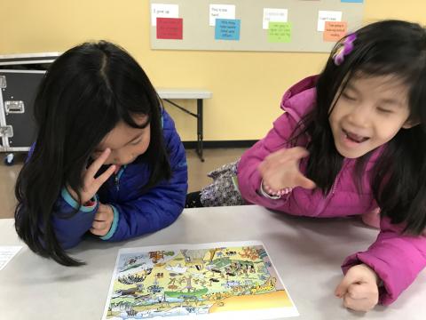 英語通  - 一對二兒童美語創意口說圖片故事教學：亞裔美國1年級生。