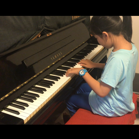 王老師鋼琴家教 - 10歲女孩，三年學習鋼琴經驗、已通過Yamaha九級測驗