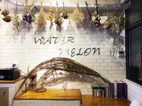 輪廓空間設計工作室(捌捌陸柒室內裝修有限公司) - Watermelon Brunch