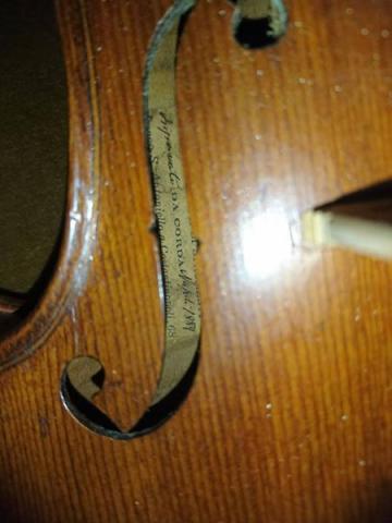 Harmony Integrator Studio 9 - 老師使用 1889 年 Francesco Verzella 製 經典古名琴