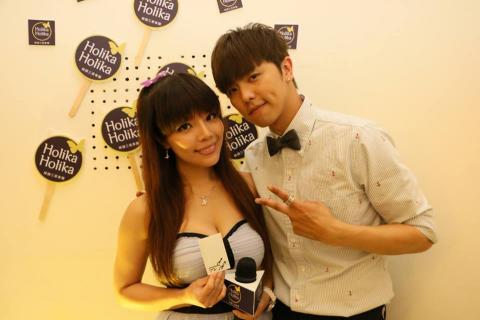 赫菈文創整合行銷有限公司 - 韓國知名品牌三星彩妝HOLICA  & HOLICA 一日店長 小鬼