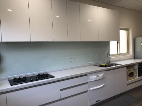 徐正龍 - 現代風