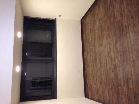 晶品窗簾 - 塑膠地磚