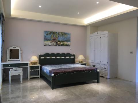 彩比空間設計工程有限公司 - 臥房設計
燈光及臥是整體設計施工