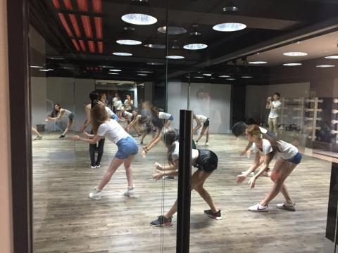 凝聚力音樂娛樂有限公司 - 女子團體培訓