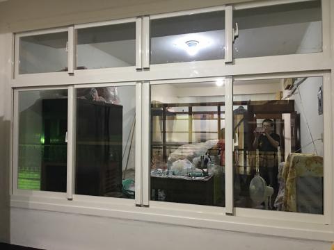 彰化宏昌專業鋁門窗行 - 10公分加大型氣密窗 彰化宏昌專業鋁門窗行 - 10公分加大型氣密窗