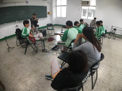 周振隆 - 花蓮上騰高中社團課