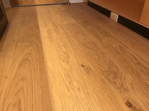 永逢企業股份有限公司-高雄分公司 - 複合實木地板