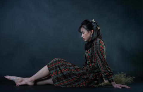 粗工阿龍 - 專業的光影概念，幫您打造最適合的棚內拍攝。