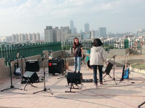 陳勻 - 熱門音樂社 樂團指導/音控