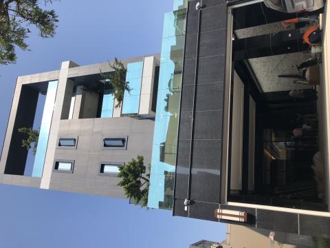 承鑫石材 - 大理石外牆   印度黑金面+印度黑仿古面