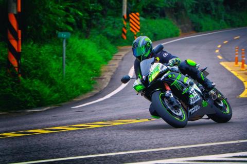 楊詩盈 - 重機追焦