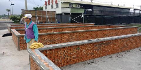 可漢國際科技有限公司 - 頭城釣蝦池砌磚粉刷