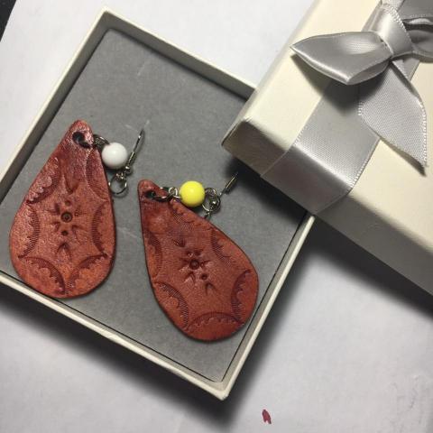 侯佳欣 - 皮革作品