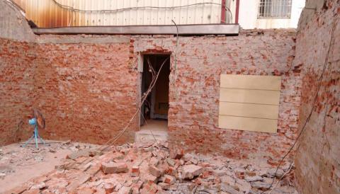 黃盡忠 - 壁癌清除、泥作拉皮