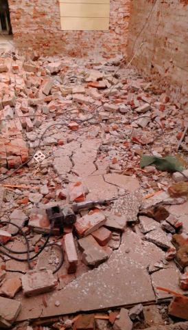 黃盡忠 - 地板打除地面泥作施工