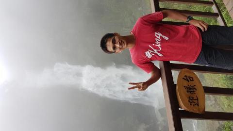 提供窗簾軌道支架服務的專家黑人