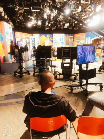 吉米 - 經紀人工作:帶直播主上節目通告