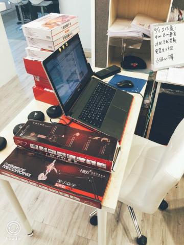 吉米 - 工作設備:自備筆電
